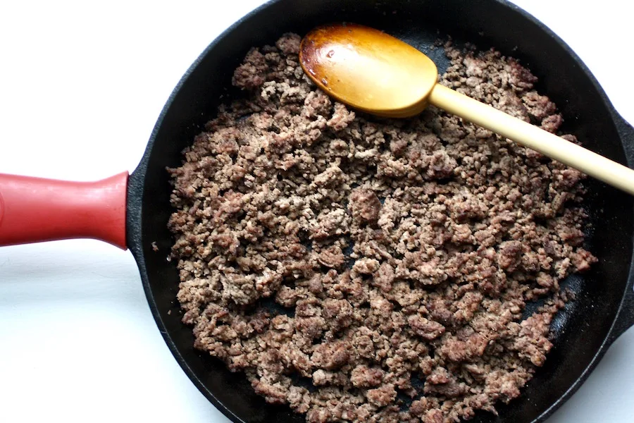 Learn how to brown ground beef perfectly in just 4 easy steps for easy, more flavorful dinners. | ©Jane Sweeney Cool Mom Eats