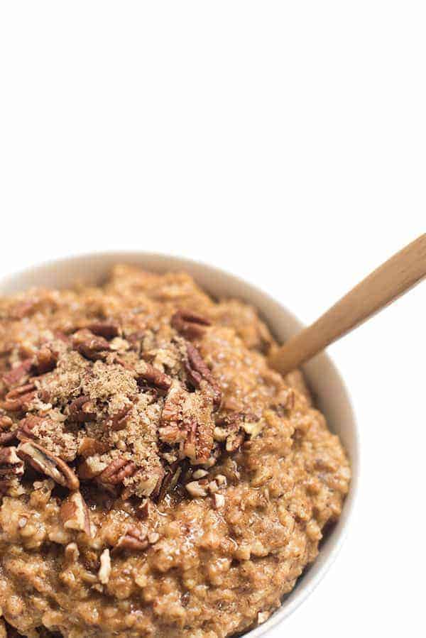 Creative ways to use canned pumpkin in recipes:  slow cooker pumpkin spice oatmeal | The Lemon Bowl 