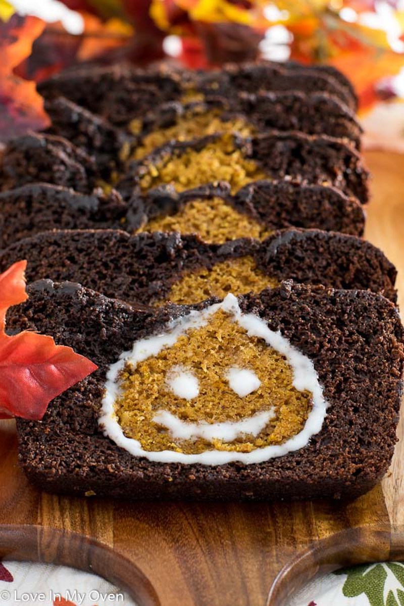 Fun Halloween breakfast ideas for kids: Chocolate Pumpkin Loaf at Love in my Oven Fun Halloween breakfast ideas for kids: Chocolate Pumpkin Loaf at Love in my Oven