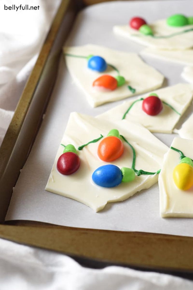 Creative Christmas bark recipes: Christmas Lights bark at Bellyfull