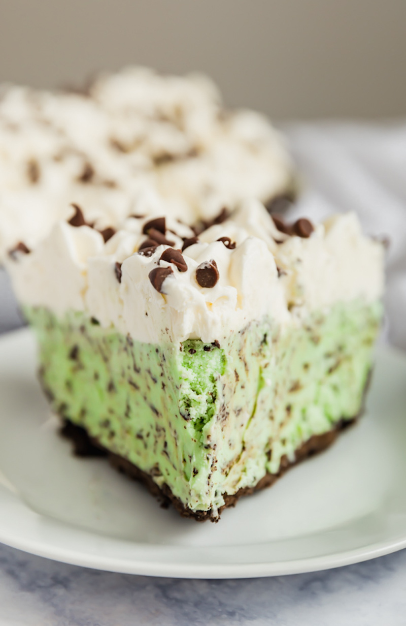 Weekly meal plan: Peppermint Ice Cream pie at The Life Jolie