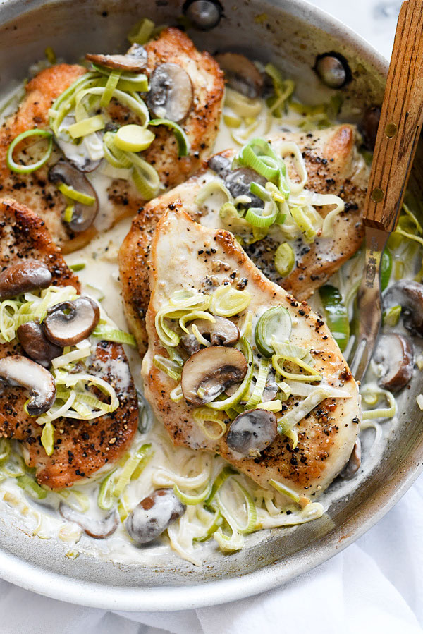 How to cook with leeks: Creamy Mushroom and Leek Chicken Breasts | Foodie Crush How to cook with leeks: Creamy Mushroom and Leek Chicken Breasts | Foodie Crush