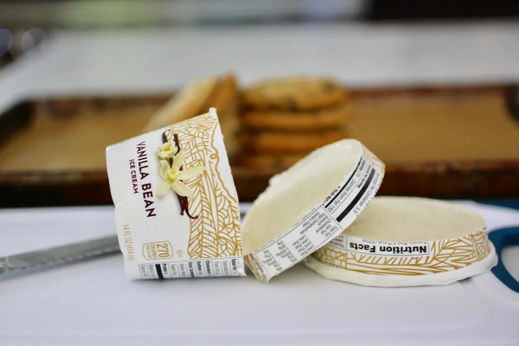 DIY ice cream cookie sandwiches: pint hack | © Jane Sweeney Cool Mom Eats