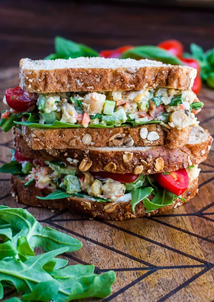 No-cook recipes using tomatoes and basil: Tomato Basil Chickpea Salad Sandwich | Peas and Crayons
