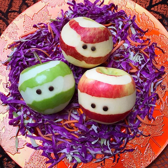 Easy Halloween treats on Instagram: Healthy apple mummies by Stacie Billis for cool mom picks