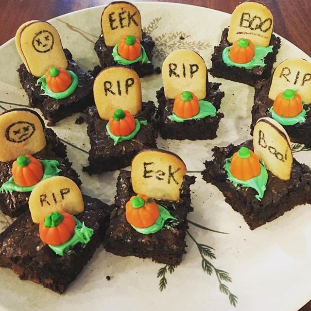 Easy Halloween treats on Instagram: Graveyard brownie treats by Christina for Cool Mom Eats