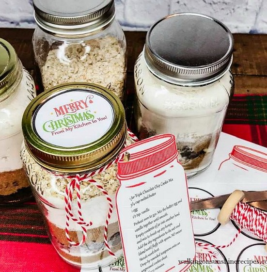 Cookie kit mason jar gifts from Walking on Sunshine
