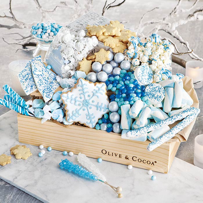 Snow & Ice gourmet gift box from Olive & Cocoa is perfect for little Frozen fans! Snow & Ice gourmet gift box from Olive & Cocoa is perfect for little Frozen fans!