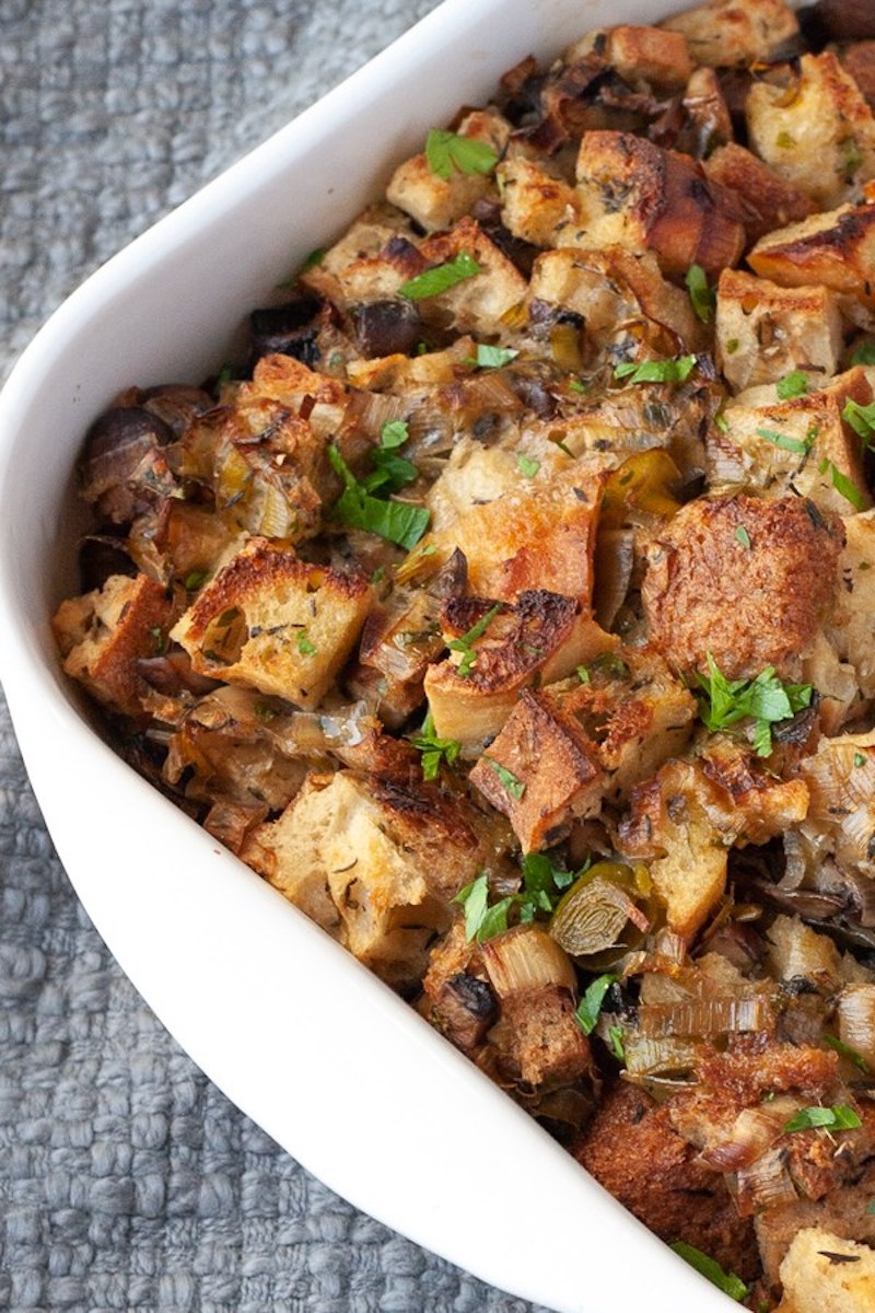 Vegetarian Thanksgiving recipes: Apple & Leek Stuffing at The Domestic Dietitian