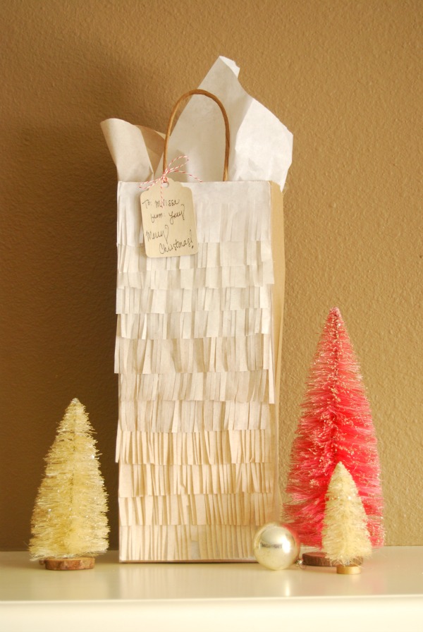 Creative ways to wrap a bottle of wine: How to make a fringe wine bag | Proper Creative ways to wrap a bottle of wine: How to make a fringe wine bag | Proper