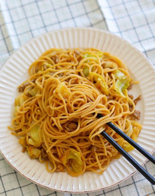 Itameshi Japanese food: Miso-Butter spaghetti by Seonkyoung Longest Itameshi Japanese food: Miso-Butter spaghetti by Seonkyoung Longest