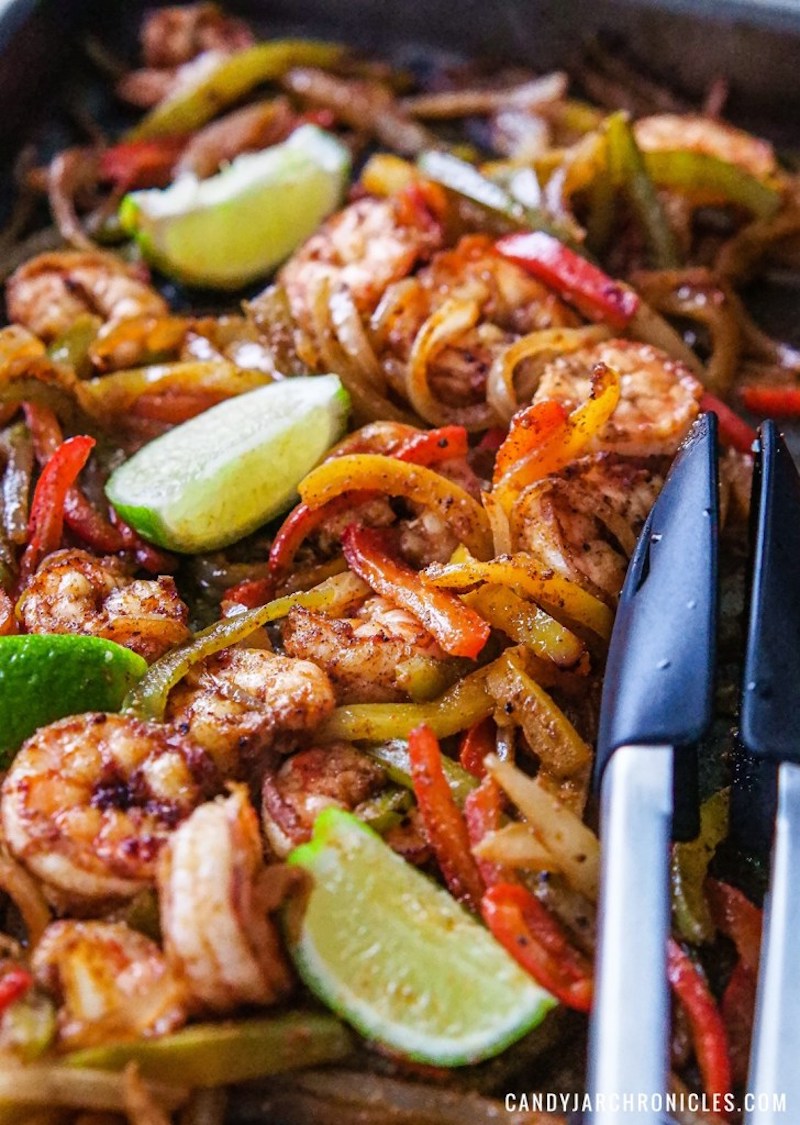 Weekly meal plan: Sheet Pan shrimp fajitas at Candy Jar Chronicles