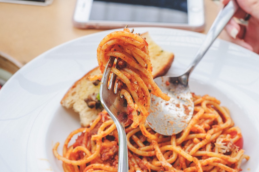 How to improve jarred tomato sauce: 7 easy tricks to make it more like homemade | coolmomeats.com