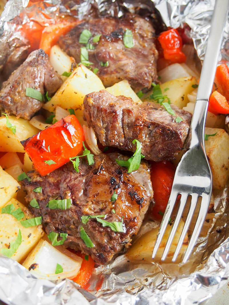 Easy backyard camping recipes: Steak foil packets at Caroline's Cooking