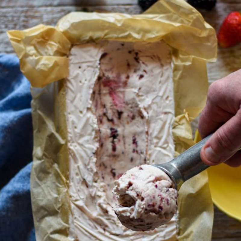 Seasonal berry recipes: No-churn Roasted Berry Ice Cream at The Perks of Being Us Seasonal berry recipes: No-churn Roasted Berry Ice Cream at The Perks of Being Us