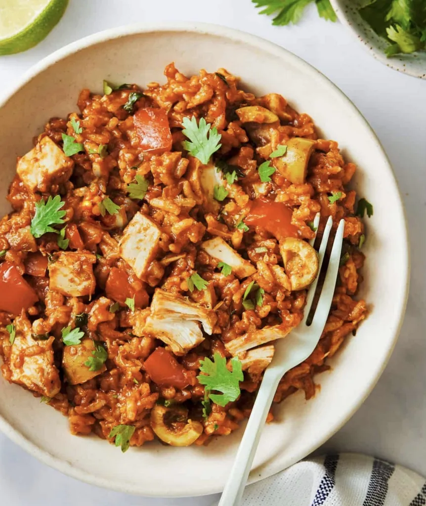 Arroz Con Pollo recipe via Pinch of Yum Arroz Con Pollo recipe via Pinch of Yum
