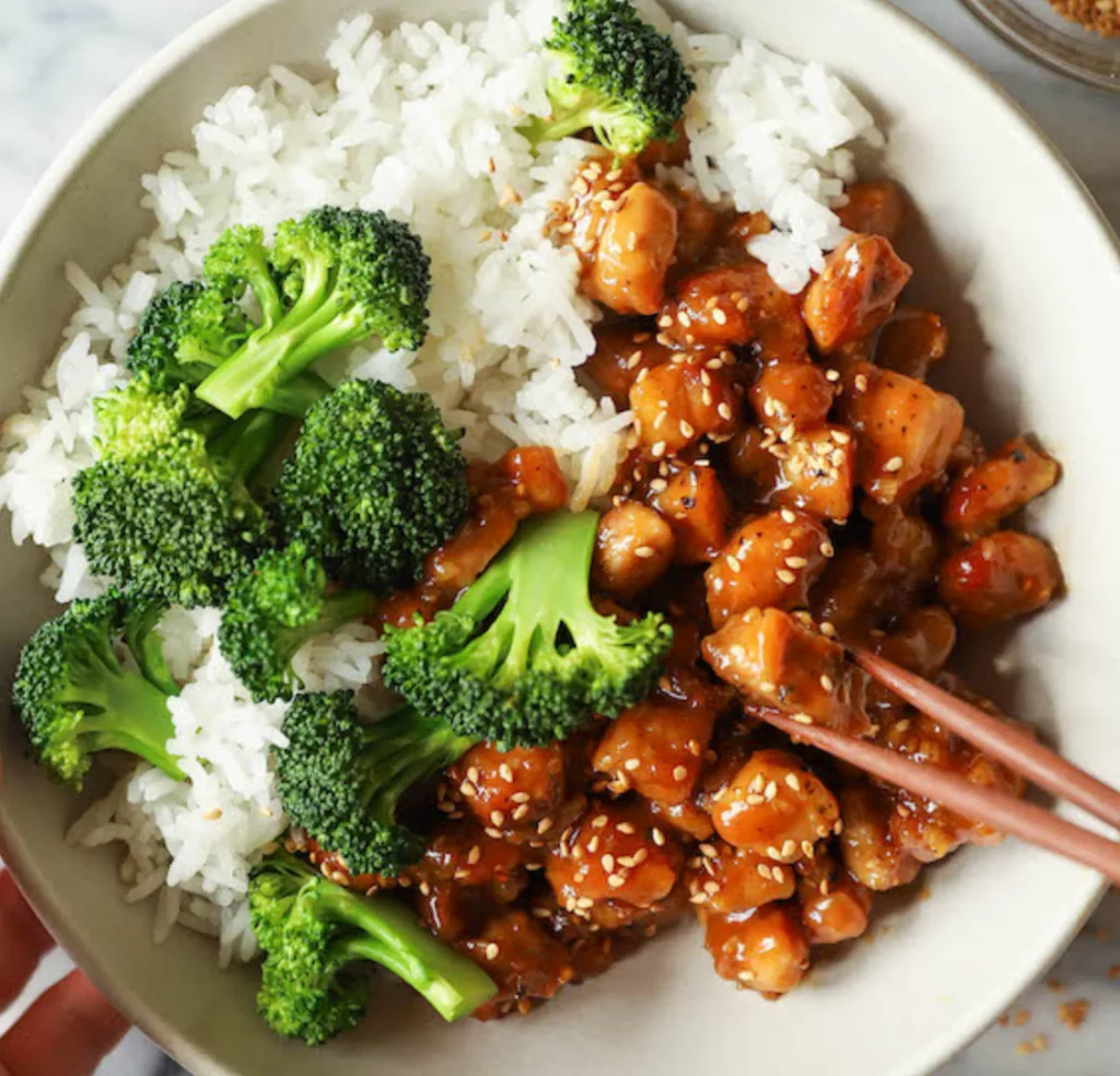 SesameChickenBowls from DamnDelicious SesameChickenBowls from DamnDelicious