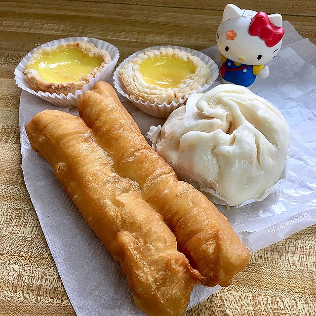 6 bakeries to order Chinese New Year treats from: Heung Fa Chun Sweet House in Philadelphia, via breakfastsandwichzest on Instagram 6 bakeries to order Chinese New Year treats from: Heung Fa Chun Sweet House in Philadelphia, via breakfastsandwichzest on Instagram