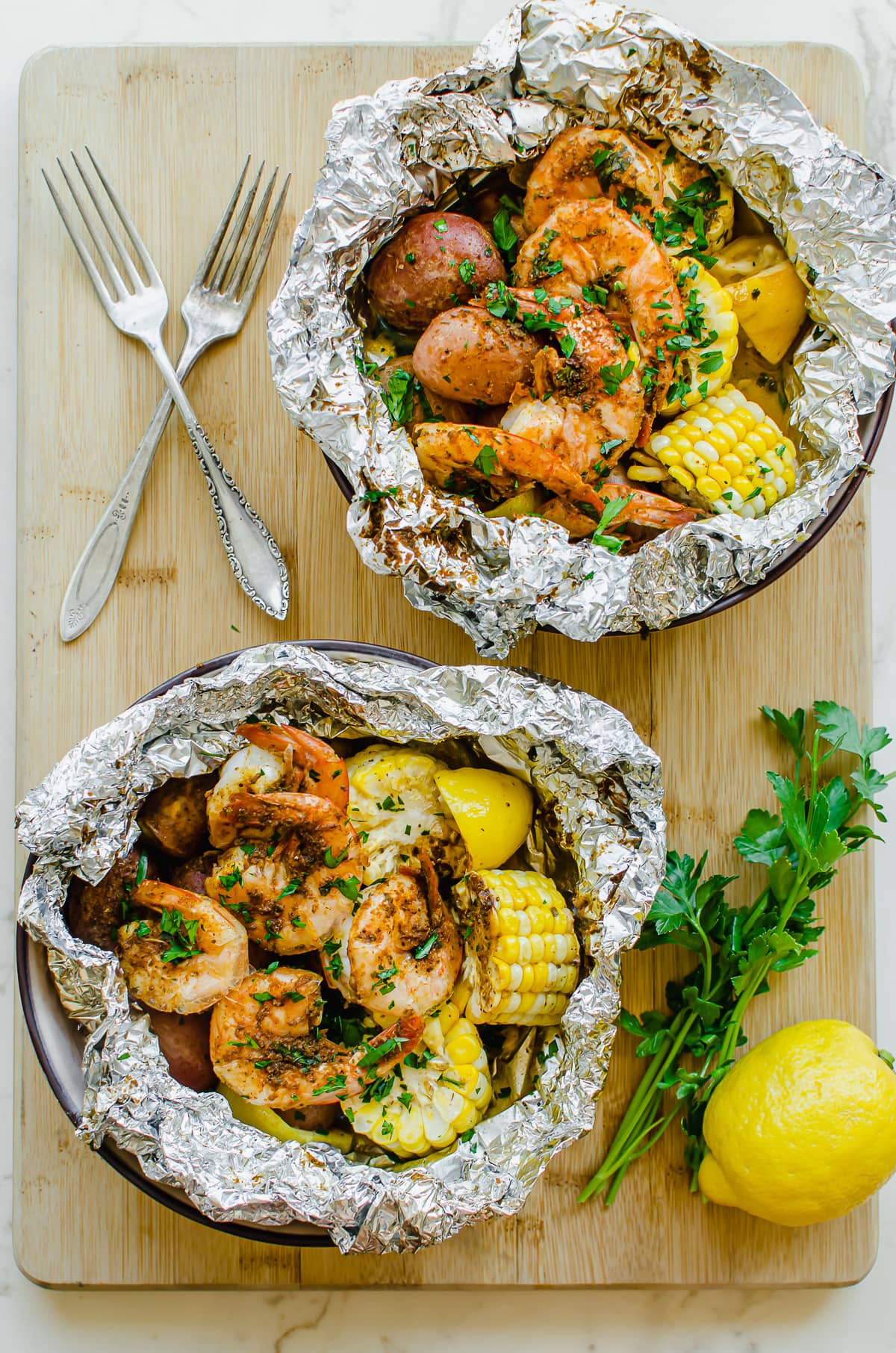 Creative DIY dinner ideas: DIY foil packs, like these shrimp boil foil packs at Sweet Cayenne.