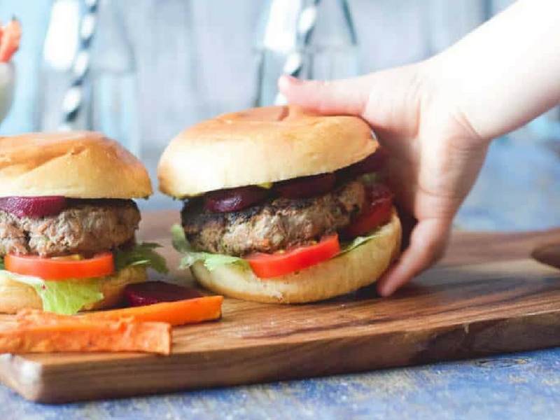Delicious recipes with hidden veggies: Beef burgers with hidden veggies at Energise Kids