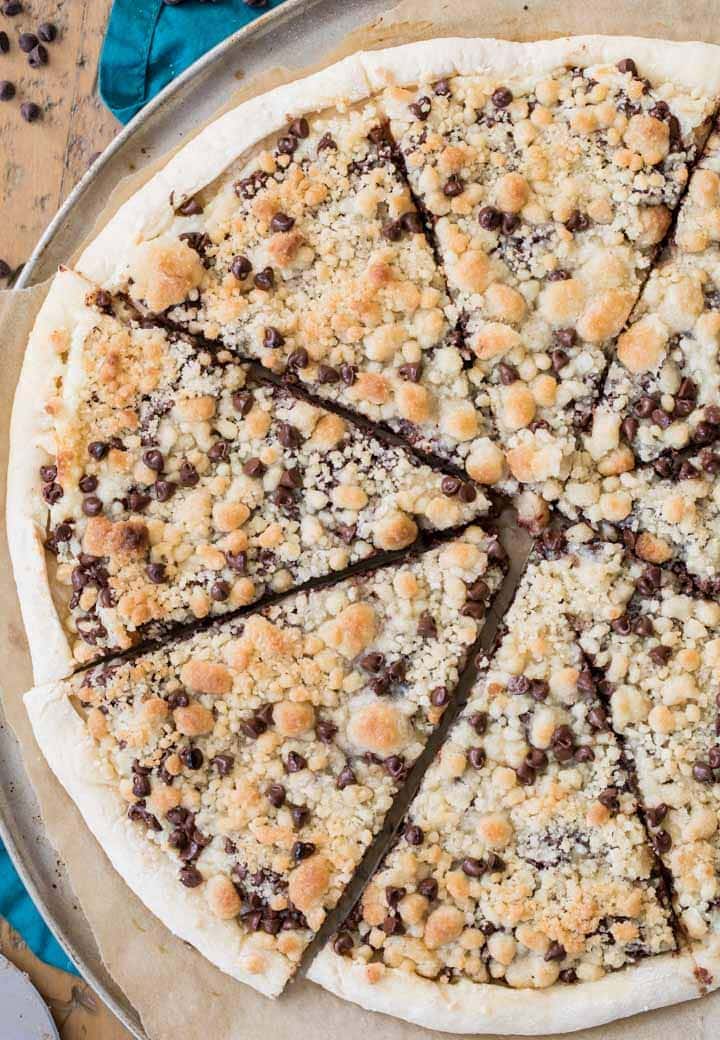Chocolate chip dessert pizza from Sugar Spun Run. Wow