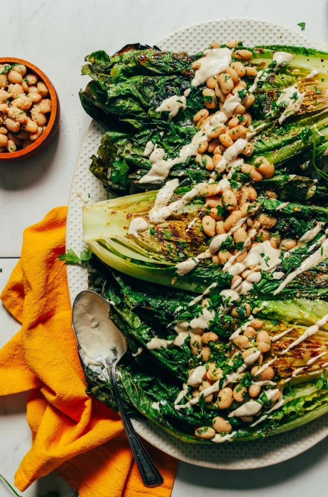 Great Cast Iron Skillet Recipes: Grilled Romaine Caesar Salad with Herbed White Beans rom Minimalist Baker Great Cast Iron Skillet Recipes: Grilled Romaine Caesar Salad with Herbed White Beans rom Minimalist Baker