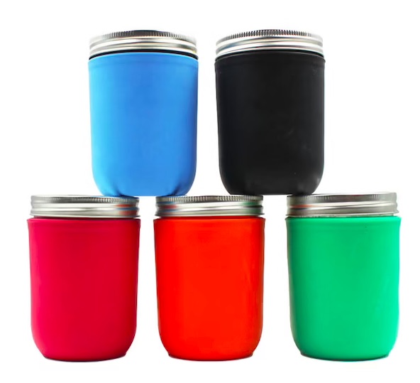 Protect your lunch with these mason jar sleeves from Masonry