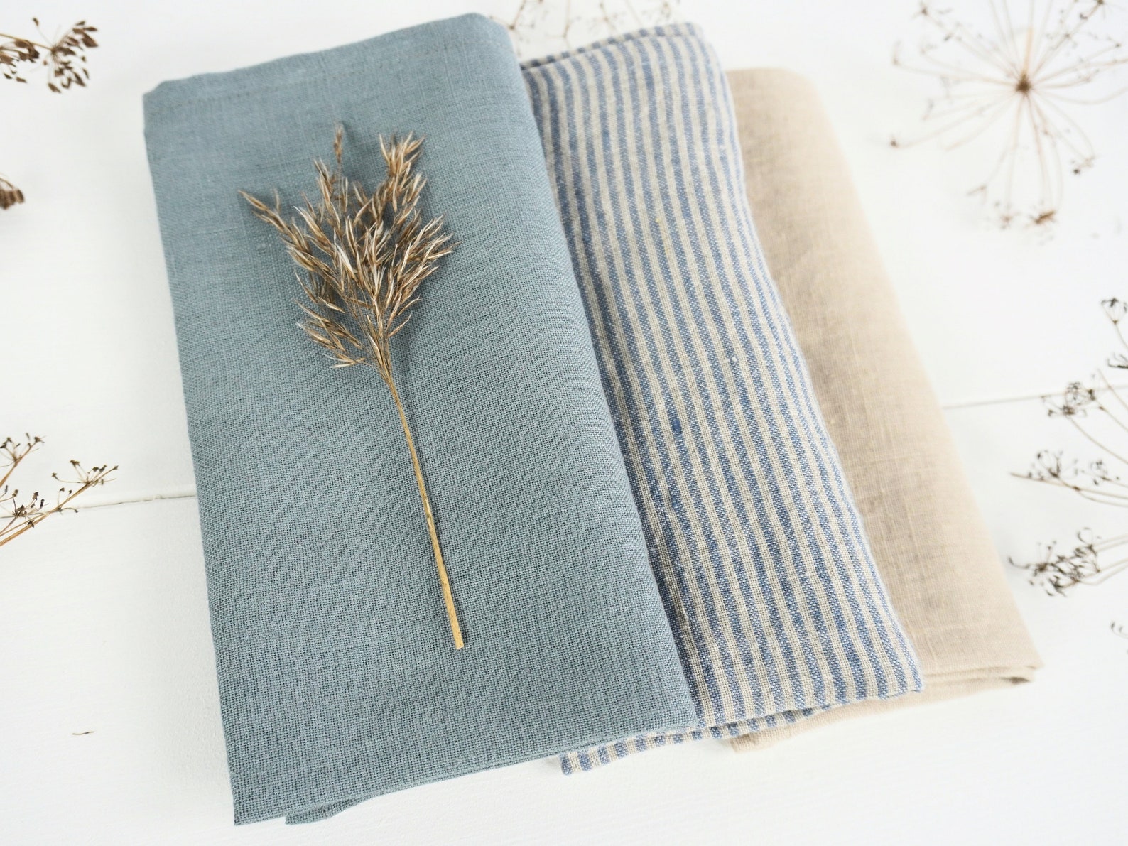 Linen napkins from Meetra Linens