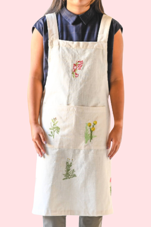 Mother's Day kitchen gifts: Botanical Embroidered Apron from Halden Garden Mother's Day kitchen gifts: Botanical Embroidered Apron from Halden Garden
