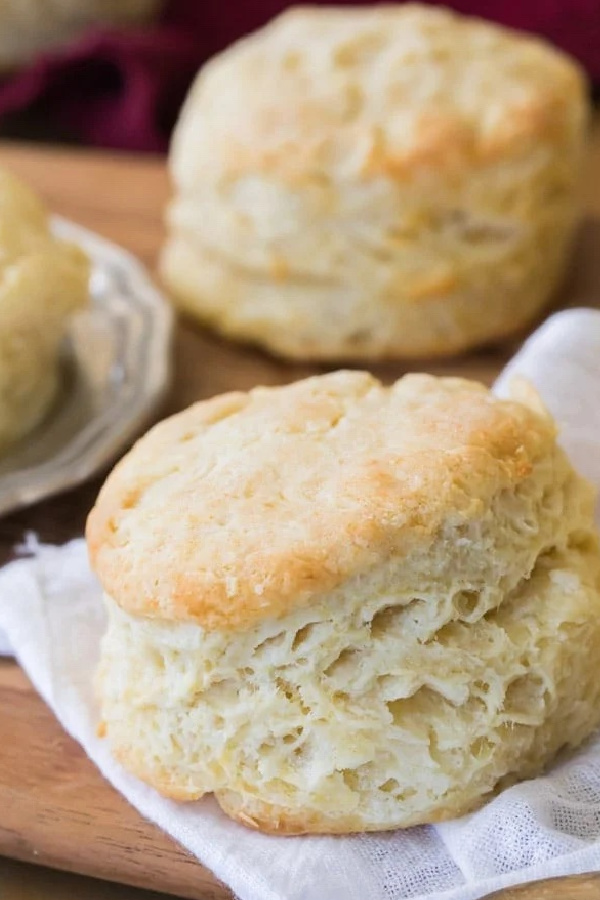 A perfect Memorial Day Picnic Menu: Easy Homemade Biscuits from Sugar Spun Run