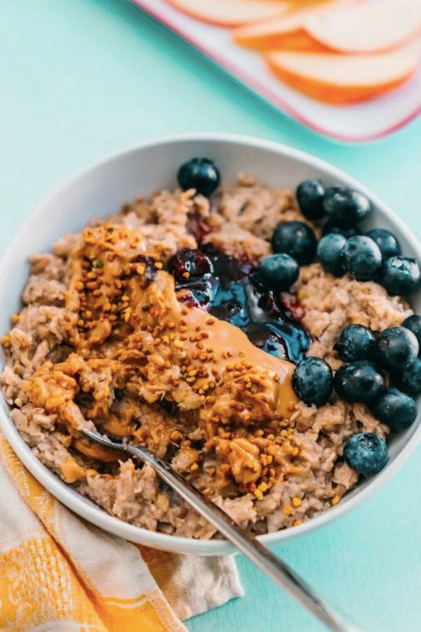 Peanut butter makes oatmeal an even more filling breakfast for teens Peanut butter makes oatmeal an even more filling breakfast for teens
