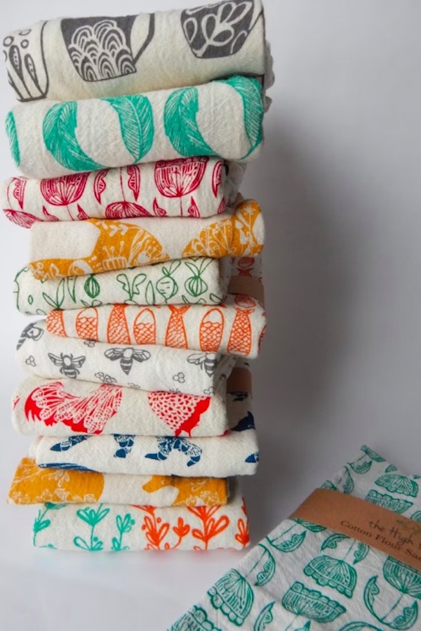 Wrap fresh bread in The High Fiber's tea towels for a Thanksgiving hostess gift