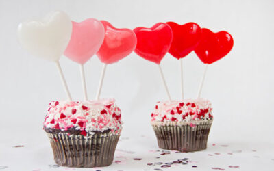 Make it with candy! 5 super cute and very easy edible Valentine’s Day projects for kids.