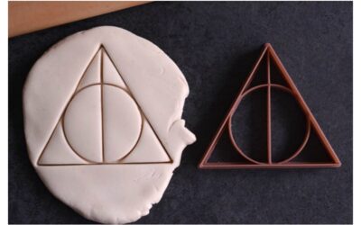 Cool Harry Potter cookie cutters that will make even muggle bakers look like they can work magic in the kitchen.
