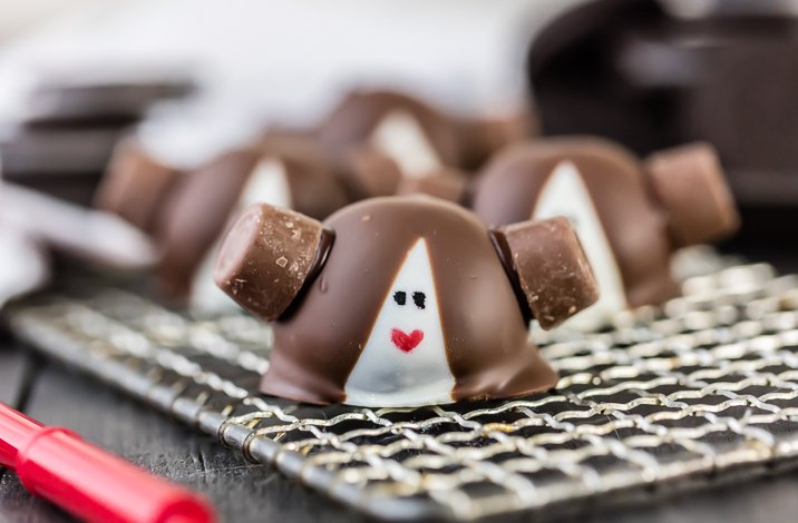 Star Wars recipes for Force Friday: Princess Leia Oreo Truffles at The Cookie Rookie