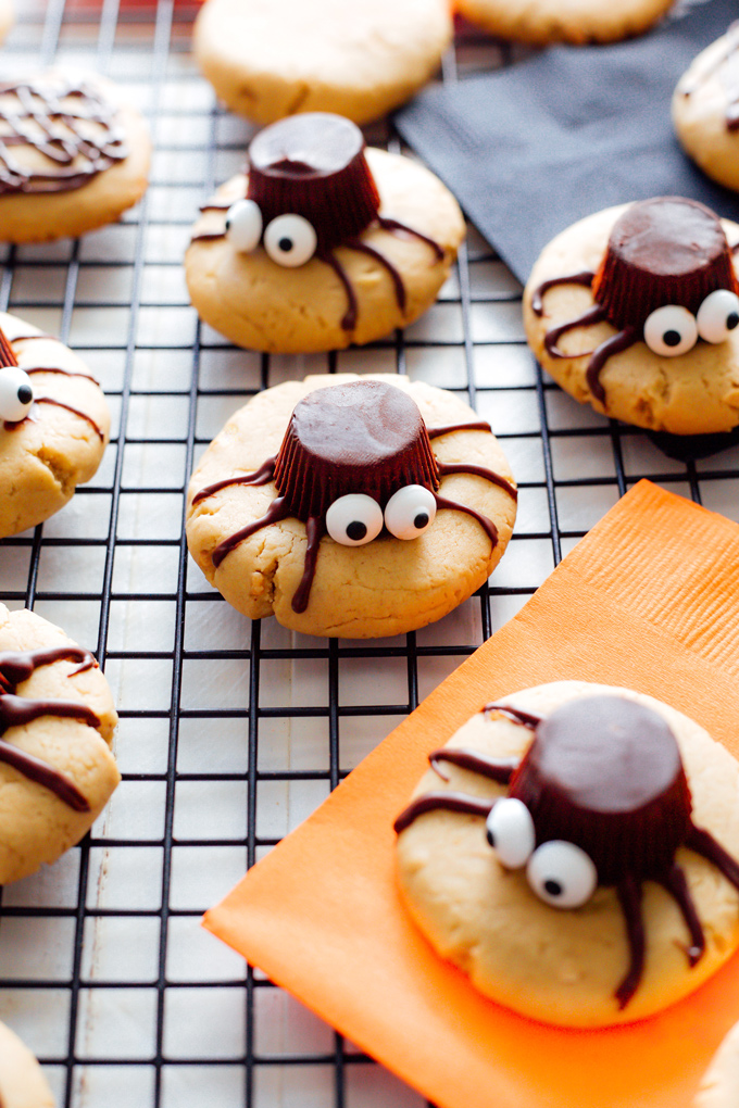 Easy Halloween treats for kids: Spooky Spider Cookies | Neurotic Mommy