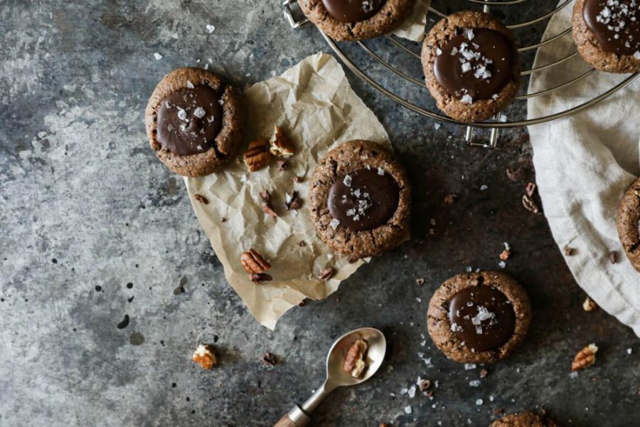 Holiday thumbprint cookies: Chocolate Tahini Thumbprint Cookies | Jessi's Kitchen
