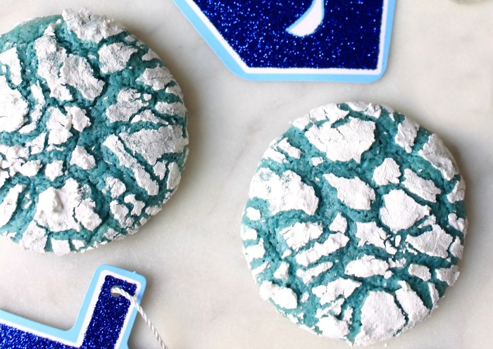 Hanukkah cookie recipes | Blue crinkle cookies at The Nosher