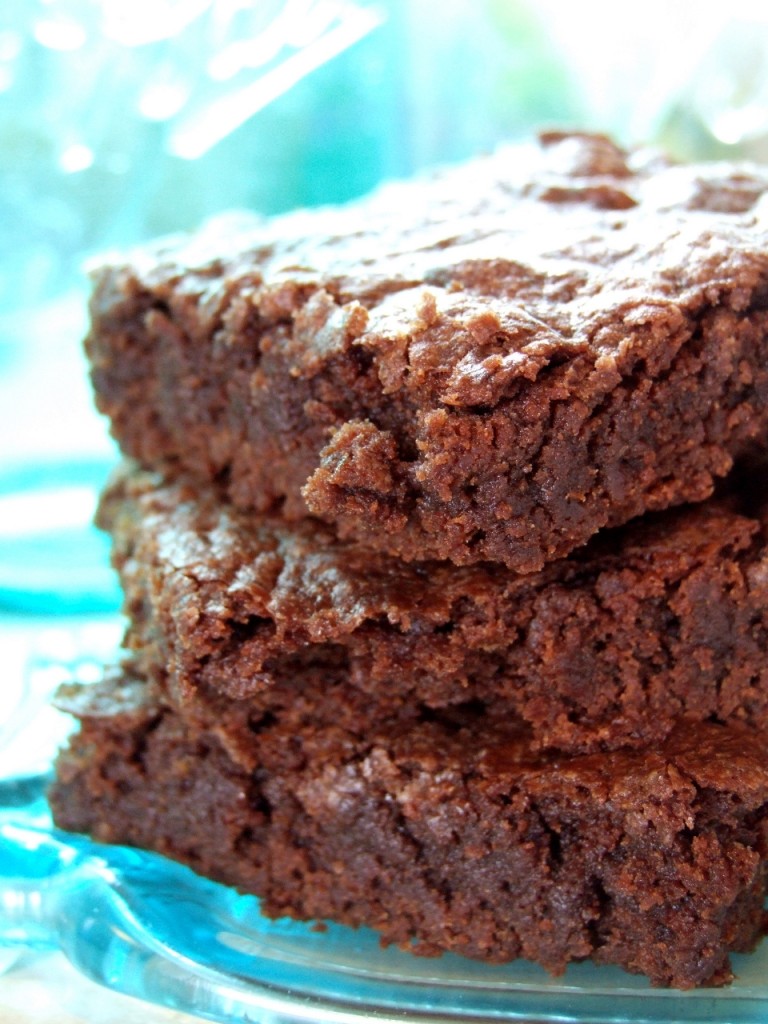 Our favorite homemade holiday food gifts: Homemade Brownies | Little House Living