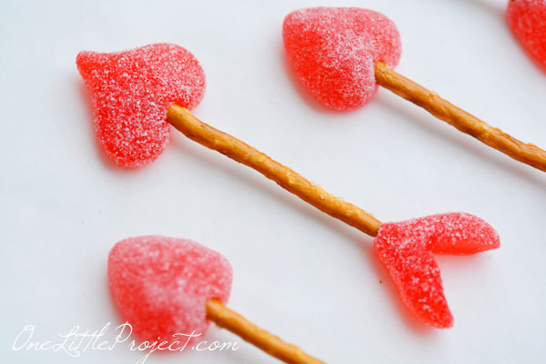 Last-minute lunch box treats for Valentine's Day: Valentine's Cupid's Arrow | One Little Project