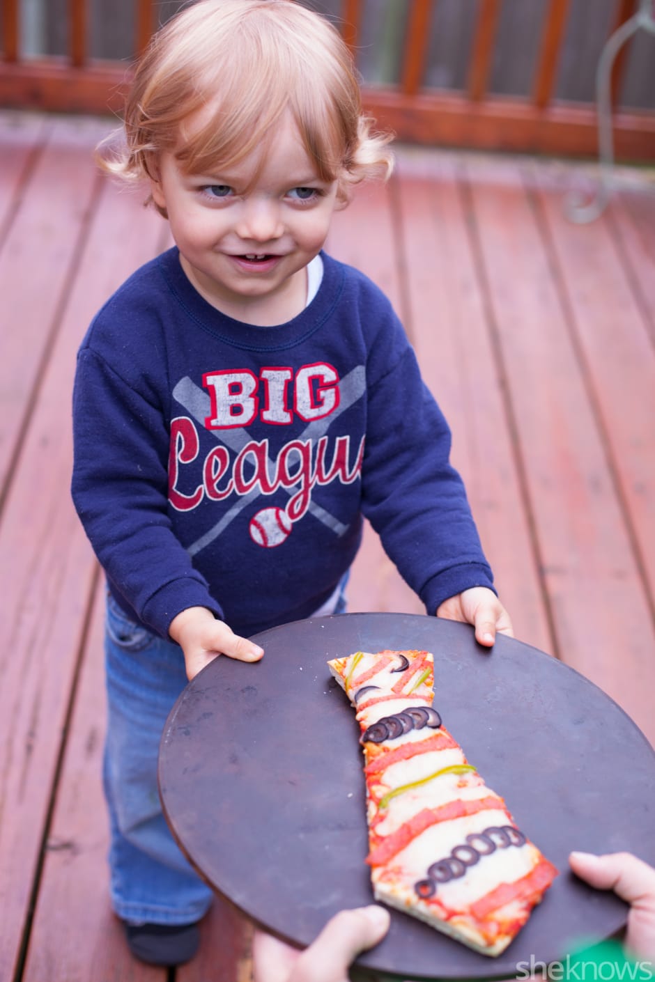 Father's Day treats kids can help make: Tie-shaped pizza at She Knows