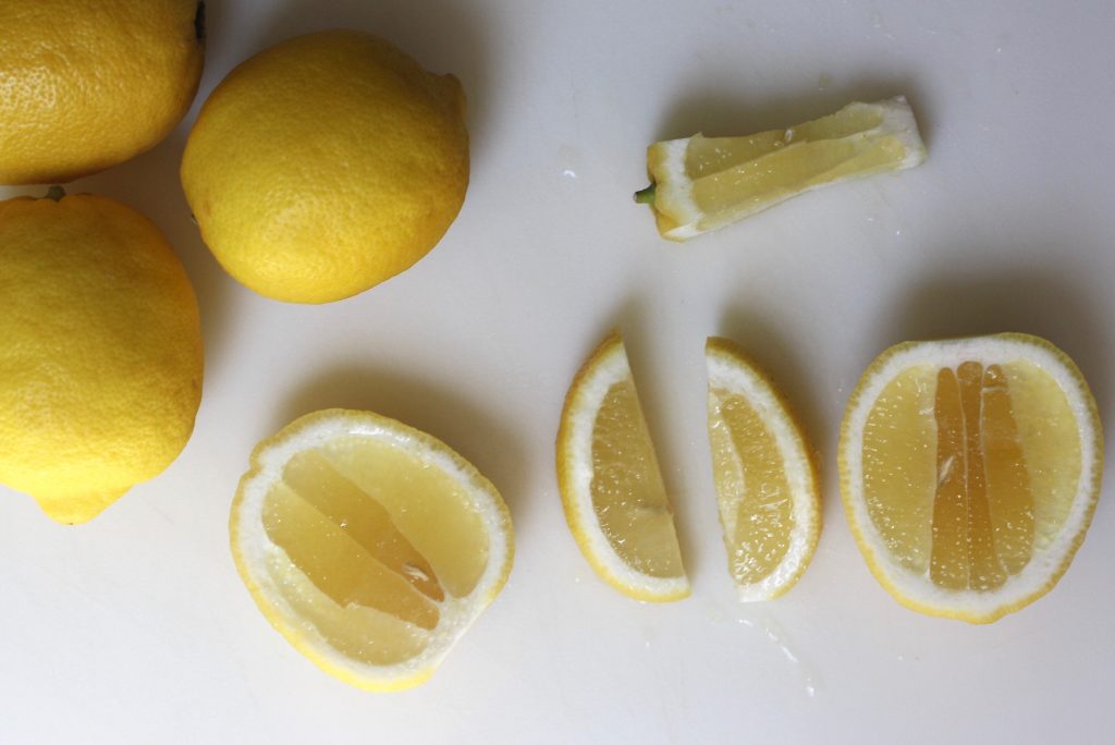 How to squeeze the most juice from a lemon: a new way to slice it. | © Jane Sweeney Cool Mom Eats