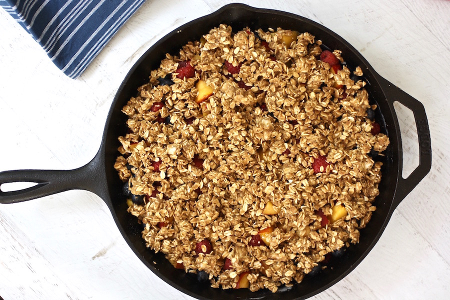 The best dessert on the grill: A perfect summer fruit crisp with a brown-sugar oat topping | © Jane Sweeney Cool Mom Eats