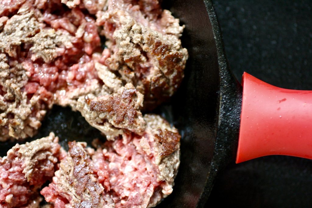 How to brown ground beef perfectly. It just takes 4 steps and a few simple tips to get the most flavor out of it | ©Jane Sweeney Cool Mom Eats