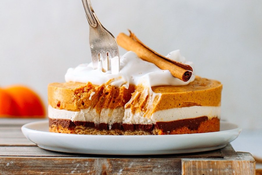9 creative pumpkin pie recipes that are anything but basic: Spiced Pumpkin Cheesecake at Full of Plants