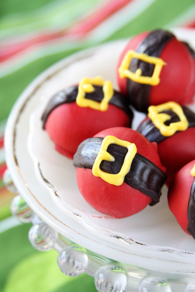 Holiday cookie balls to make with the kids: Santa Belly cookie balls from Southern Bite