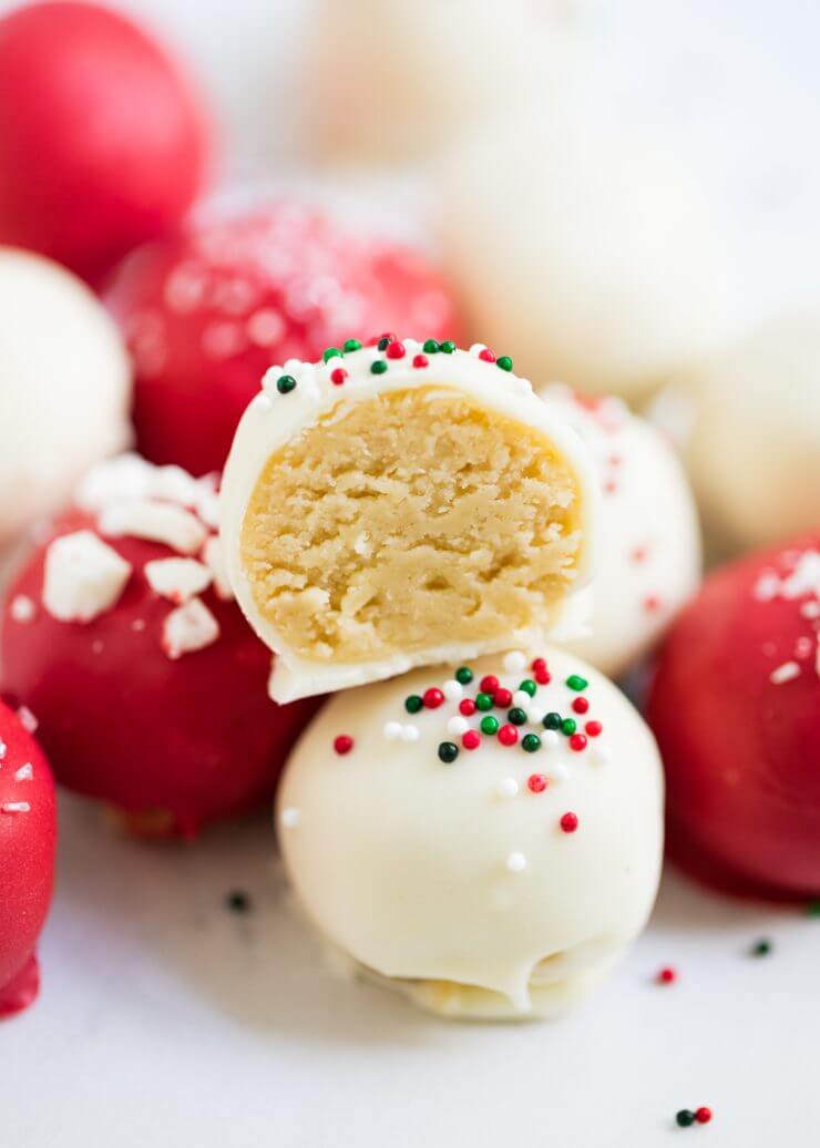 Holiday cookie balls to make with the kids: Sugar cookie balls at I Heart Naptime