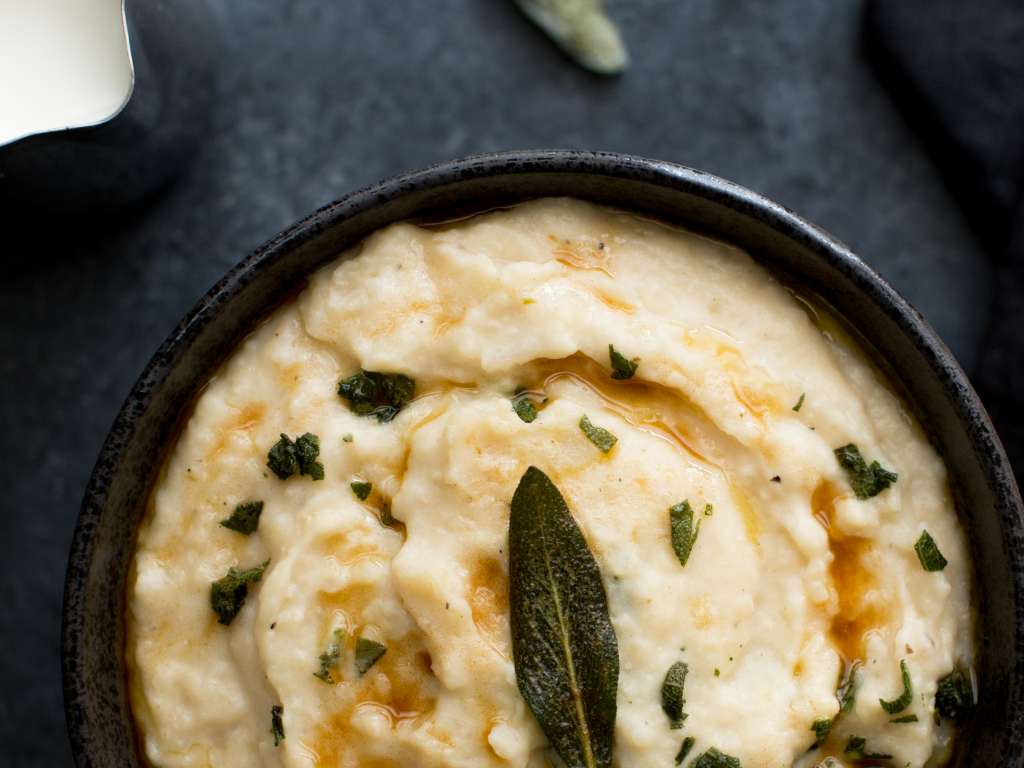Cheesy slow cooker mashed potato and cauliflower recipe at milklife (sponsor)