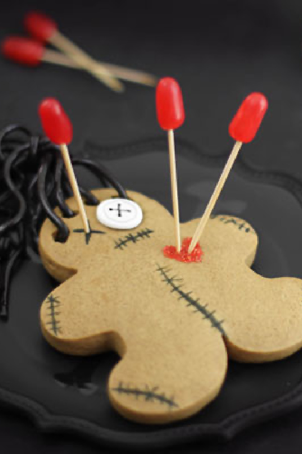 Valentine's Cookies for teens: Voodoo doll Valentine's Cookies by Sprinkle Bakes for the Etsy Blog