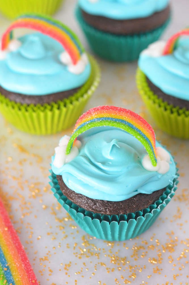 The cutest rainbow desserts for St. Patrick's Day: Rainbow cupcakes | Mommy's Fabulous Finds
